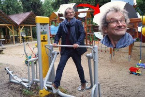 poniedzielski na placu zabaw na stronę